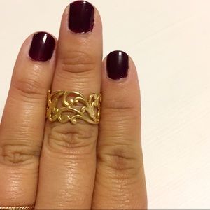 Gold filigree ring.